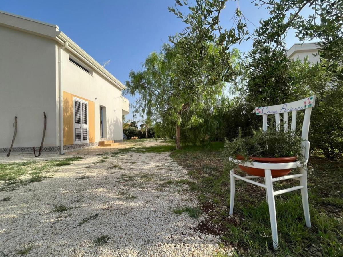 カラベルナルド Casa Arianna In Val Di Notoヴィラ エクステリア 写真
